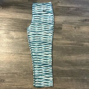 Nike dri fit cropped leggings white and blue size medium